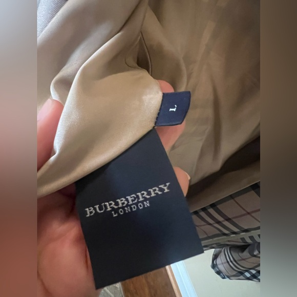 SOLD Burberry Jacket woman’s windbreaker jacket - Picture 5 of 6